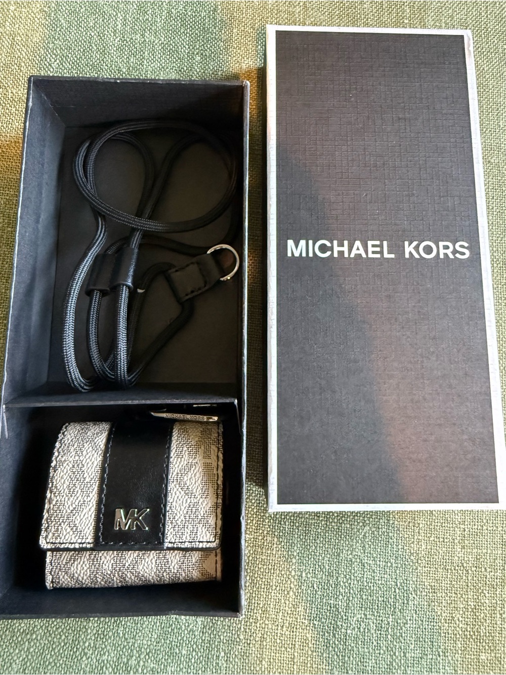 ✨ Michael Kors AirPods Case + Lanyard (New in Box) ✨